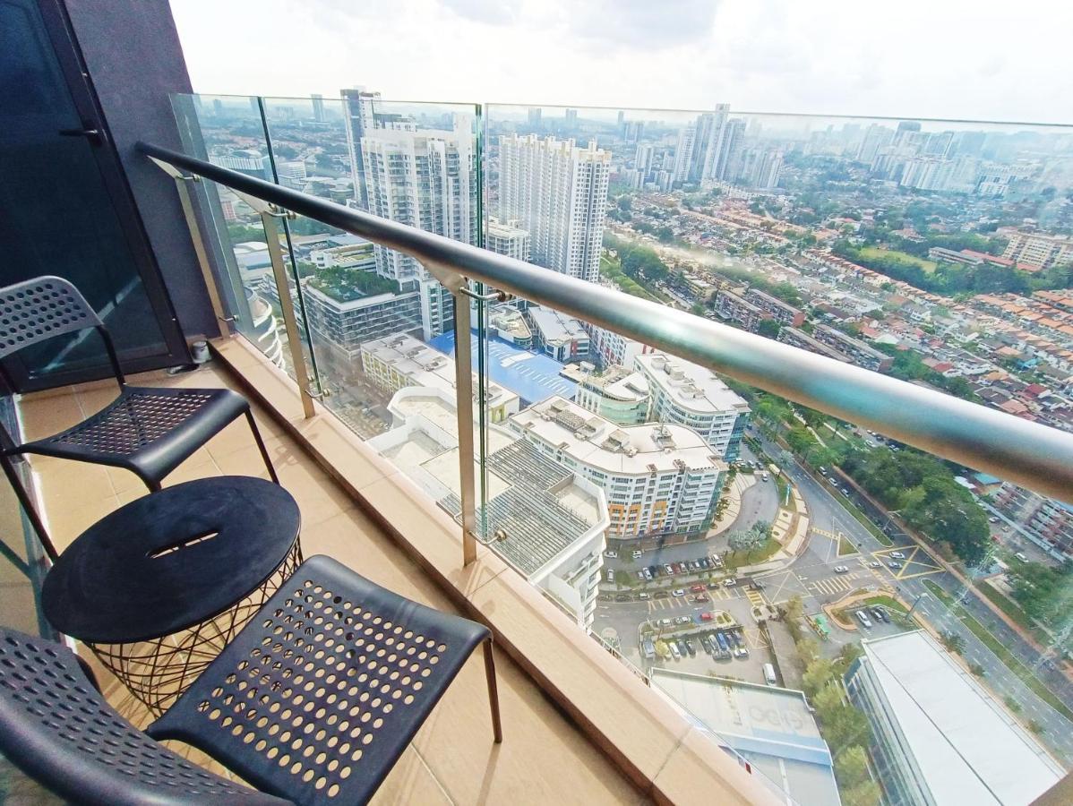 Netflix # Sky Suite Near Jaya One By Salaam Suites, 2 Pax Petaling Jaya Bagian luar foto